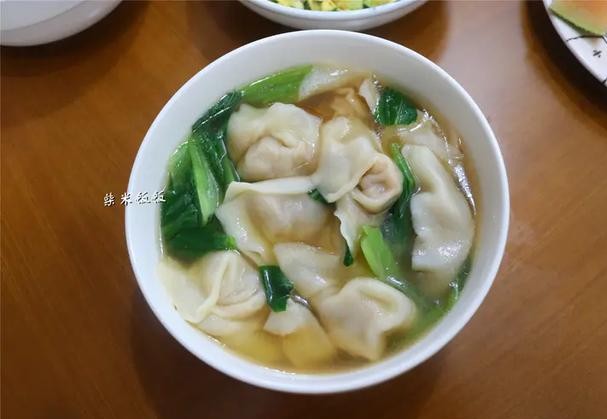 买回来的馄饨皮怎么包馄饨,大馄饨皮改小馄饨皮做法
