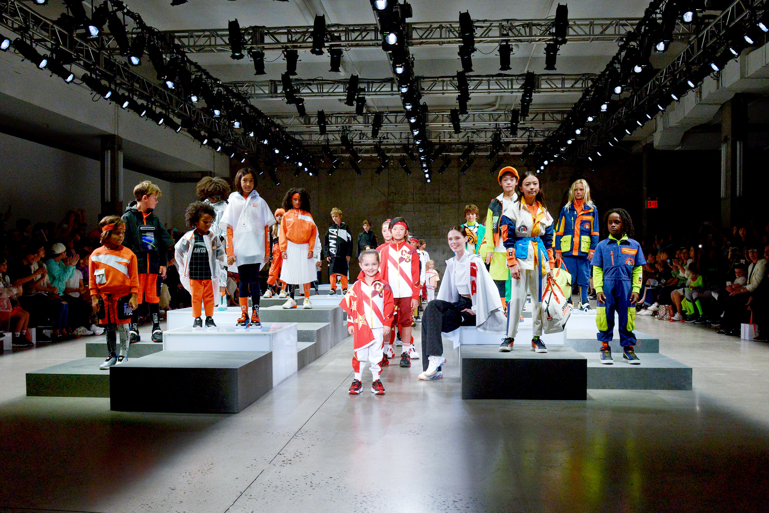 安踏品牌女童装6-12岁潮款高级感,安踏国家队儿童