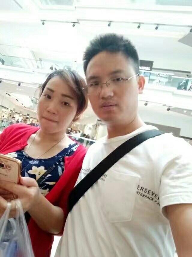 富士康为什么推荐一个人来应聘,富士康打工的小伙子