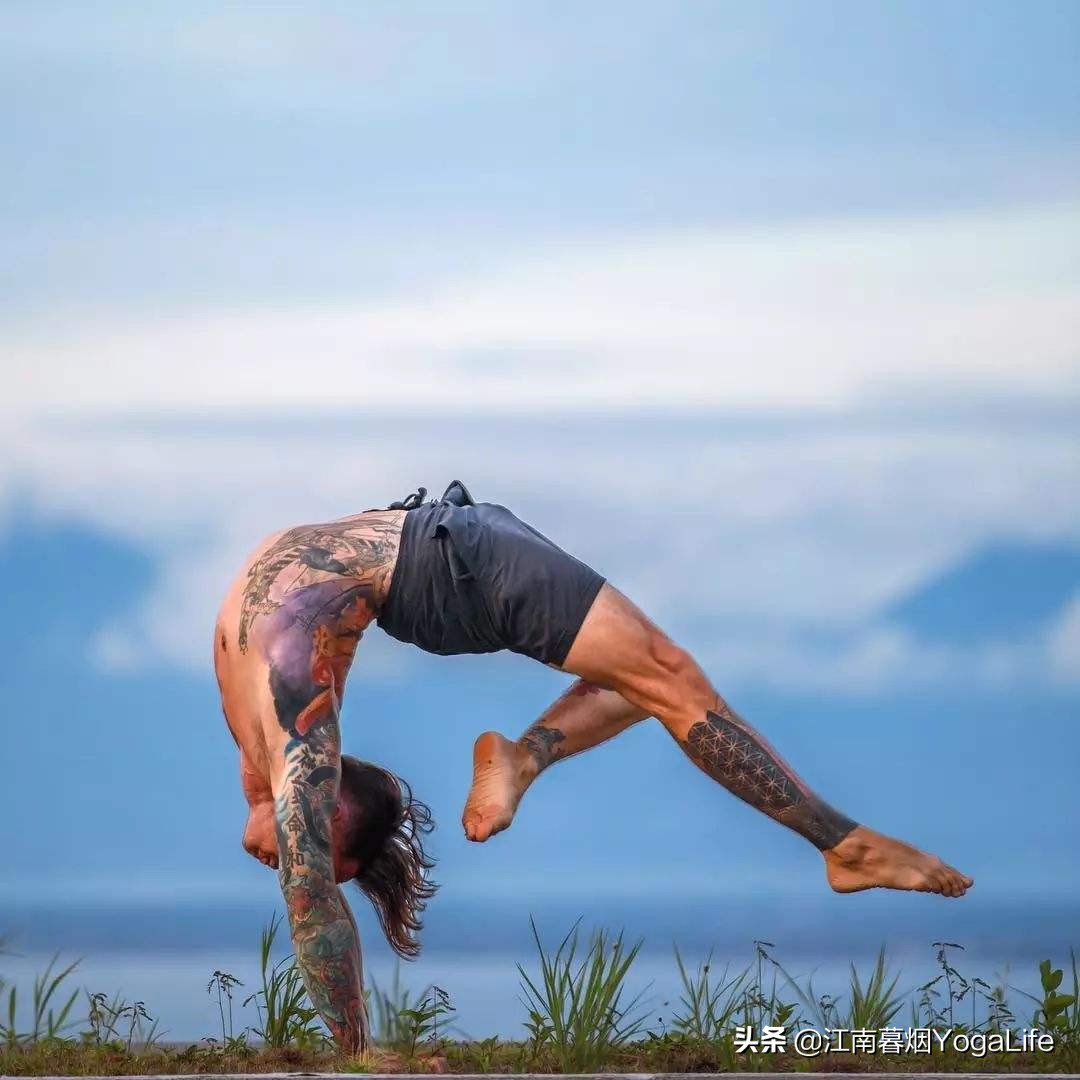 男人练瑜伽认真起来,瑜伽男性的魅力