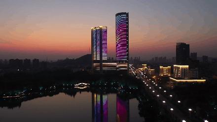 大转盘、体育场、矿院...这些地标，见证老马鞍山人的集体记忆…