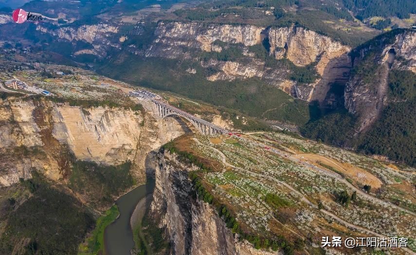 一桥跨三省的边城古镇,泸州叙永鸡鸣三省风景区