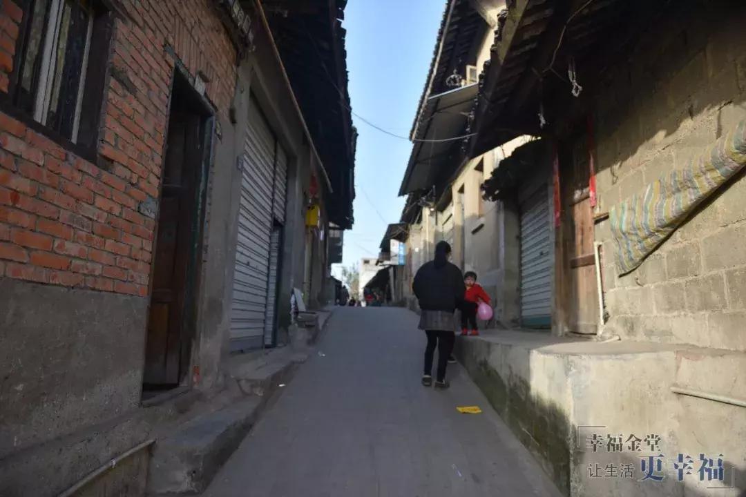 这条老街不仅市井味十足还很文艺,淮州新城古镇