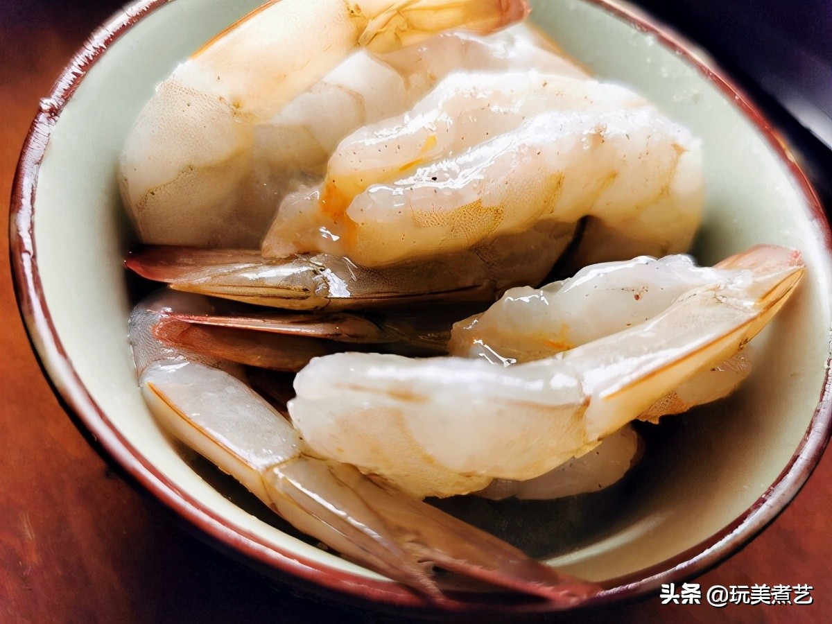 番茄虾仁面疙瘩,西红柿虾仁疙瘩汤全家都爱喝