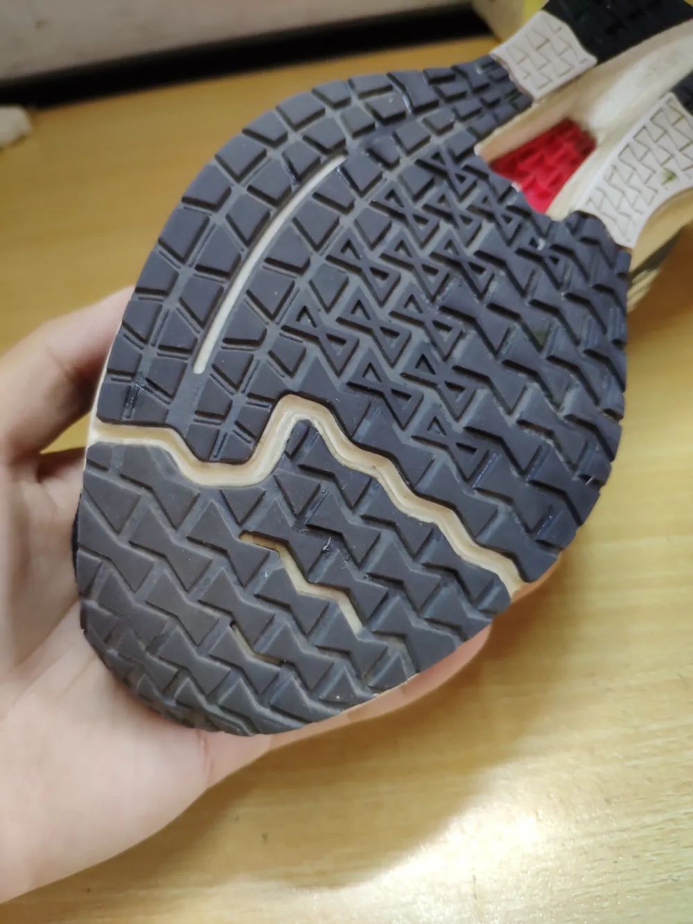 李宁赤兔4如何辨别真伪,李宁赤兔4跑1000米