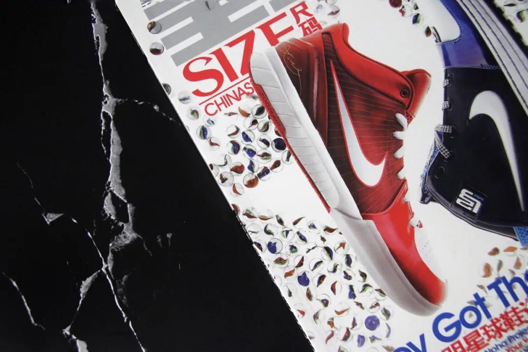 球鞋上纪念科比写什么,纪念科比买球衣还是球鞋