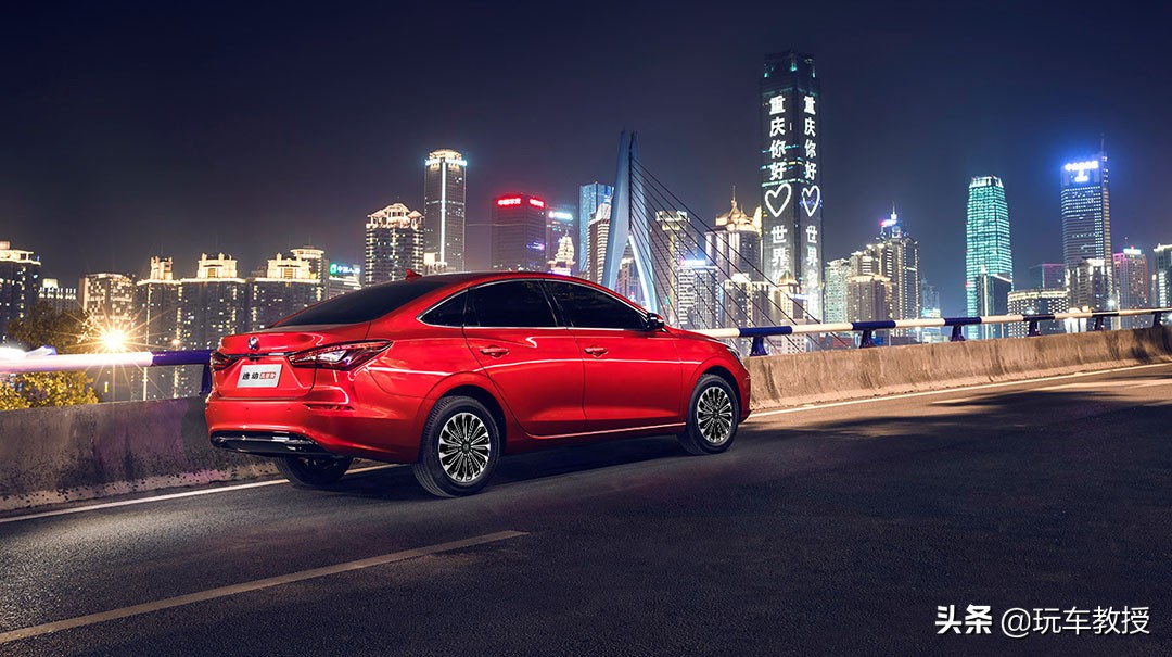 卡罗拉对比轩逸哪个值得拥有,轩逸和卡罗拉混动谁的动力强一点