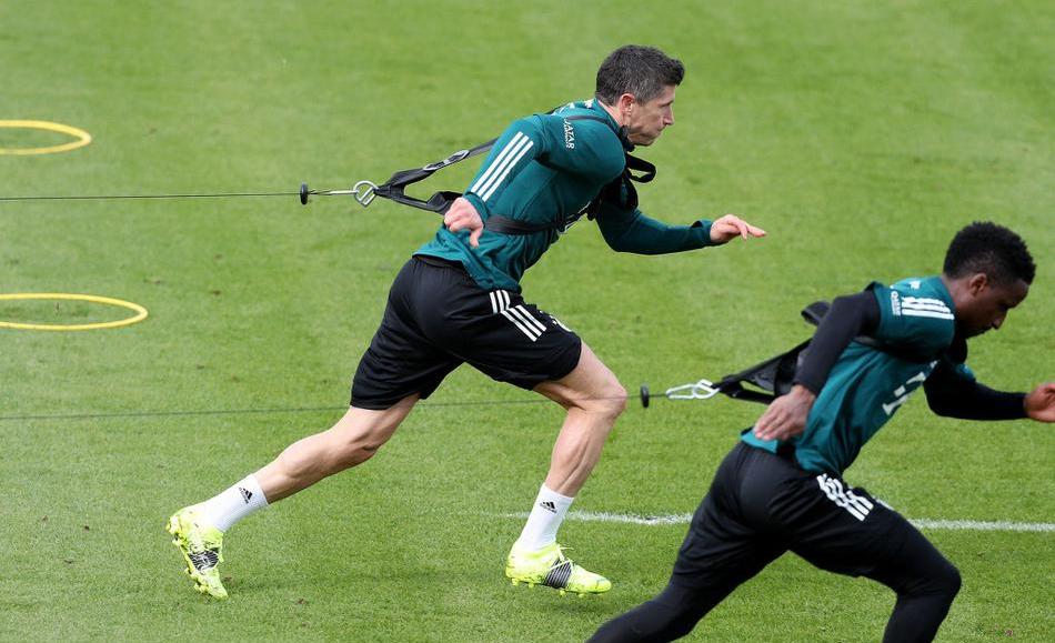 莱万多夫斯基，穿新款PUMA！彪马发力，连签内马尔、苏亚雷斯