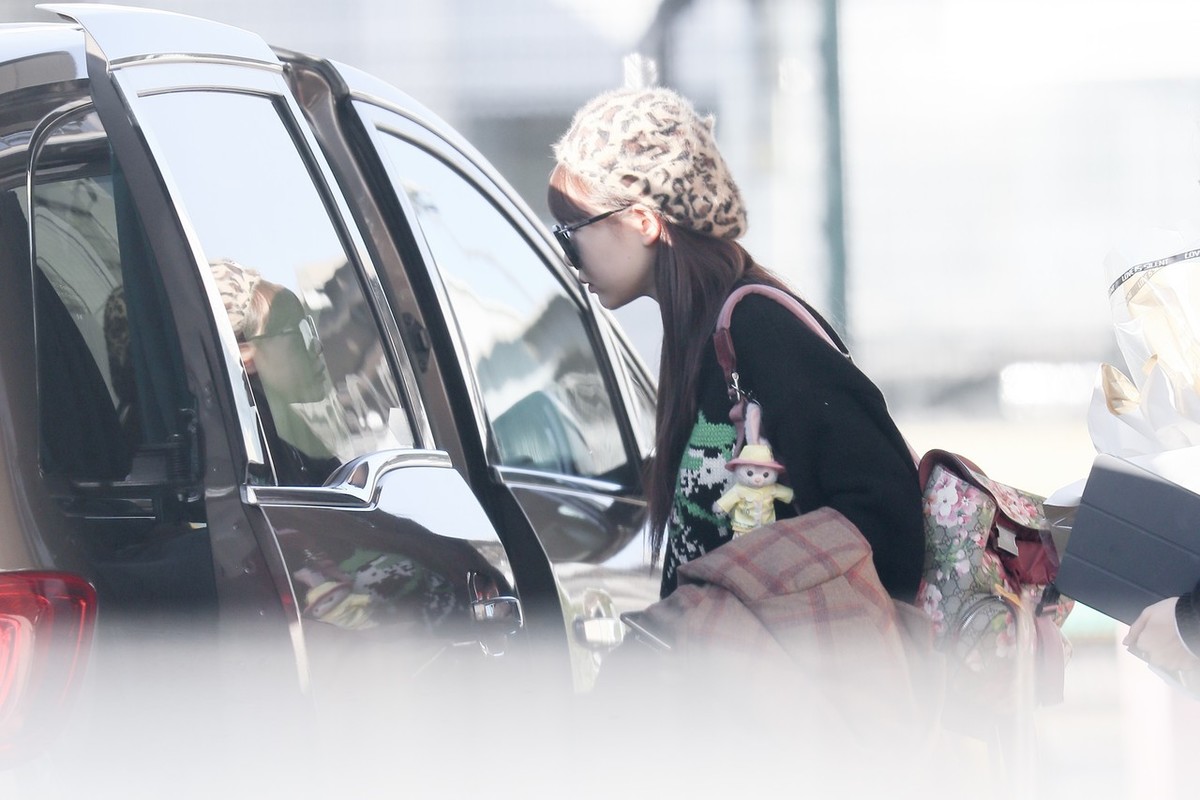 徐梦洁戴帽同款羽绒服,徐梦洁同款最新私服穿搭