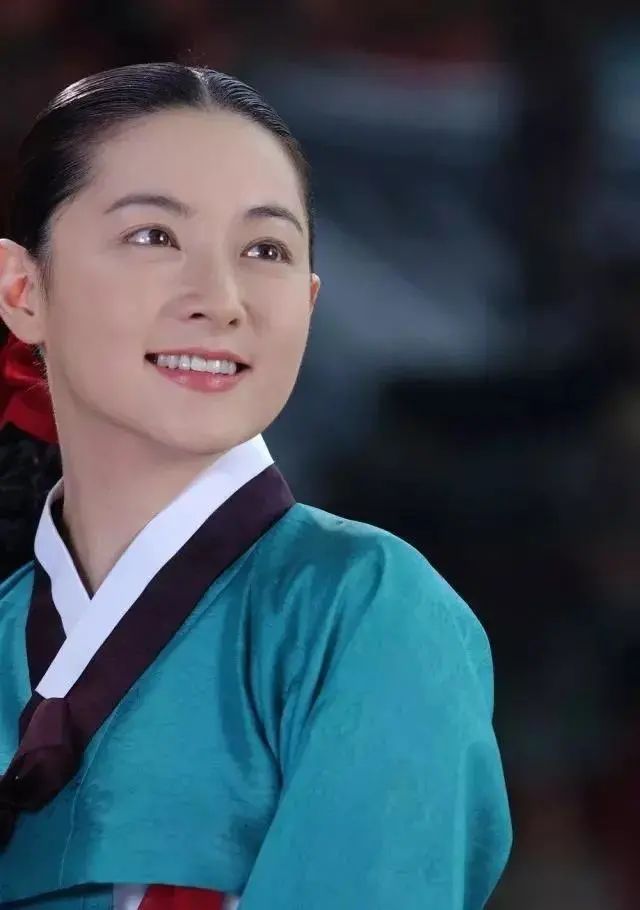 嫁豪门，考博士，做农妇？50岁的“大长今”复出荧屏，全网吐槽？