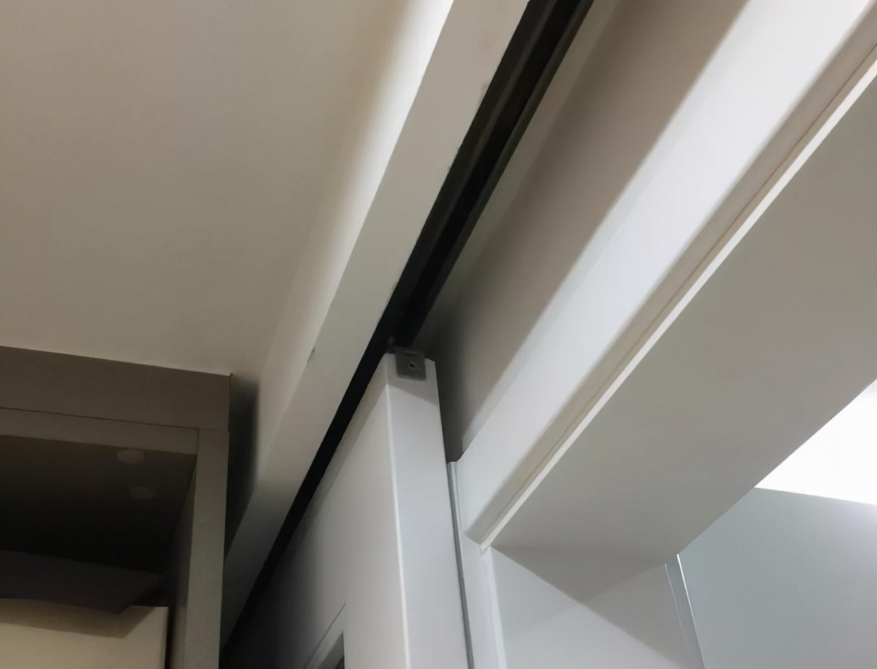 花三千多买块表值得吗,推拉门极简地轨跟常规地轨哪个好