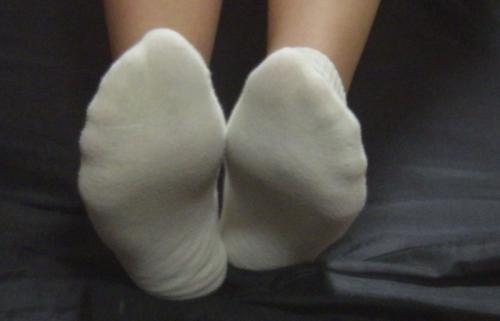 脚上磨出泡用红霉素软膏管用吗,脚上磨出泡瘀血了