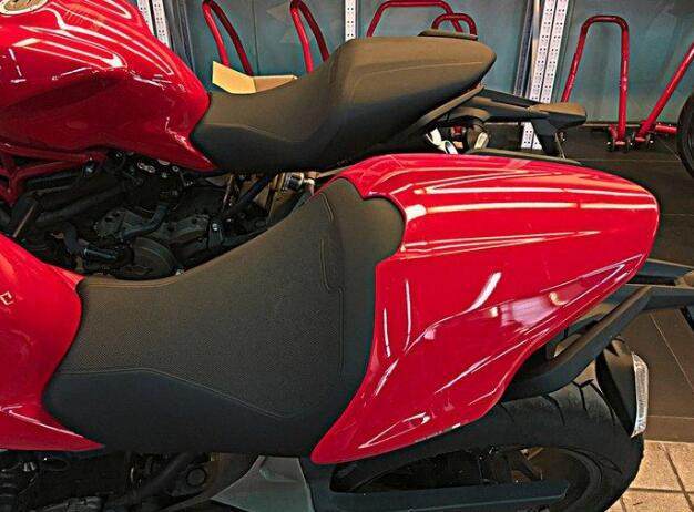 杜卡迪monster821外观改装,杜卡迪monster821行驶表现