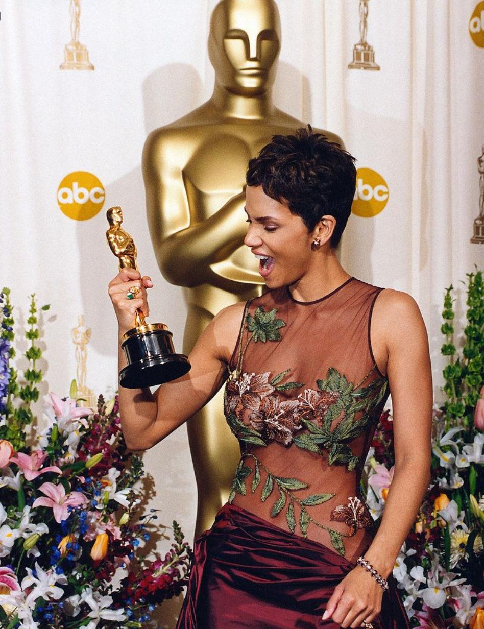 黎巴嫩爆炸发生后,巩俐章子怡的挚爱无声落泪……