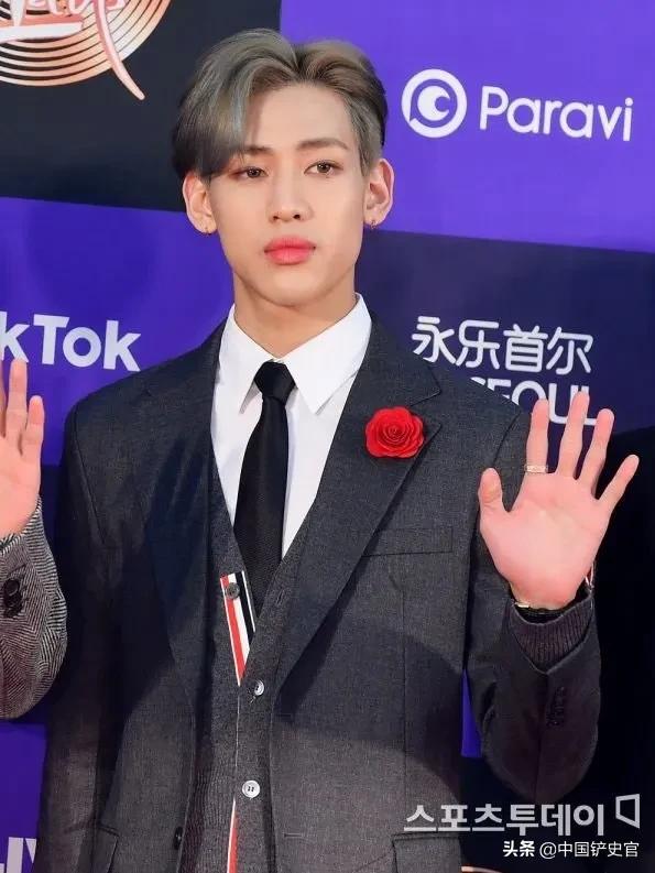 毛不易护士搞笑视频,毛不易改不掉的护士习惯