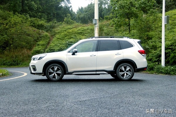斯巴鲁森林人混动四驱测试,全新斯巴鲁森林人四驱试驾