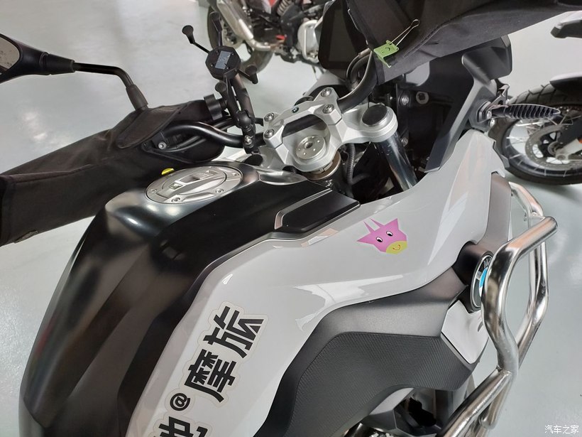 6千块租宝马F750SG跑滇藏；这一路下来尽是奇人轶事