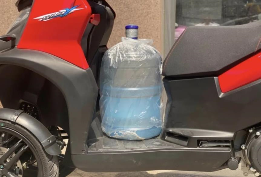 林海150cc水冷倒三轮,林海150水冷踏板拆解