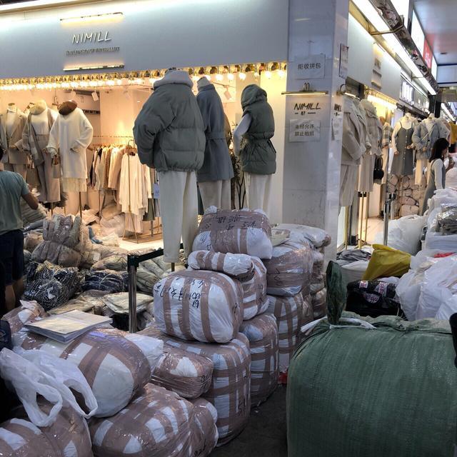 服装市场生意惨淡的原因,服装批发销售行业的现状