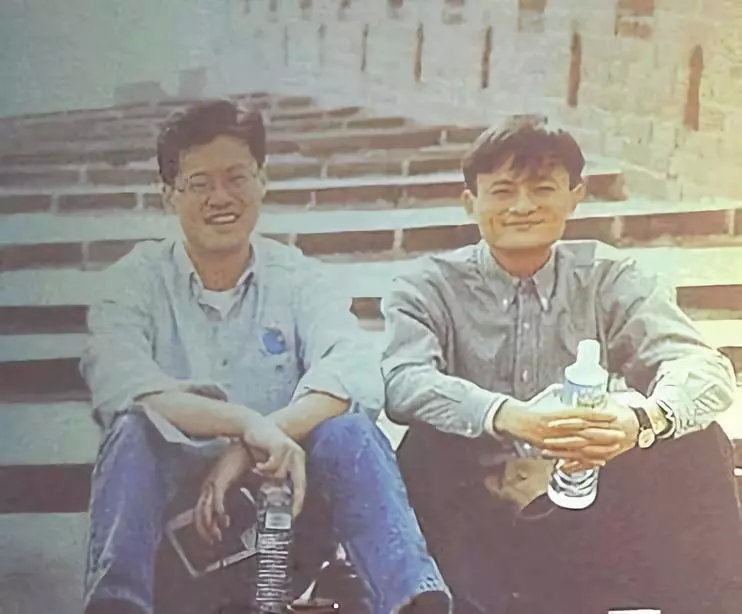 岳云鹏和郭德纲岁数差不多,哪一年岳云鹏14岁郭德纲26岁