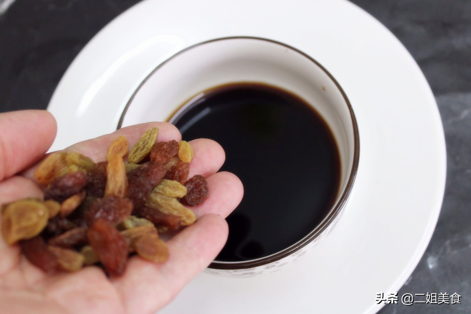 吃葡萄还是葡萄干比较有营养,葡萄干好吃有诀窍不用生吃