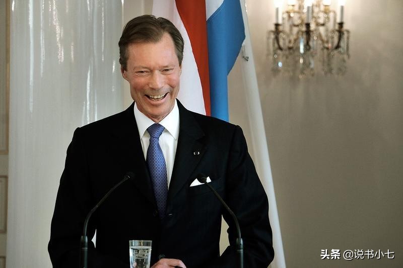 生育2子，王室灰姑娘穿不住水晶鞋，扫地出门后前夫喜迎同款新人