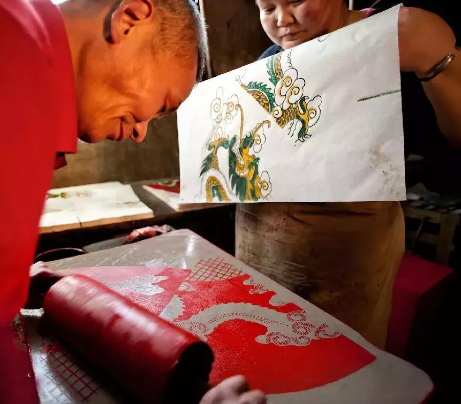 美丽的油纸伞江南水乡独特的风韵,撑一把油纸伞感受一种朦胧的美