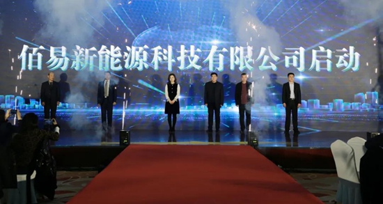 金戈铁马闻征鼓的下一句,金戈铁马闻征鼓只争朝夕启新程