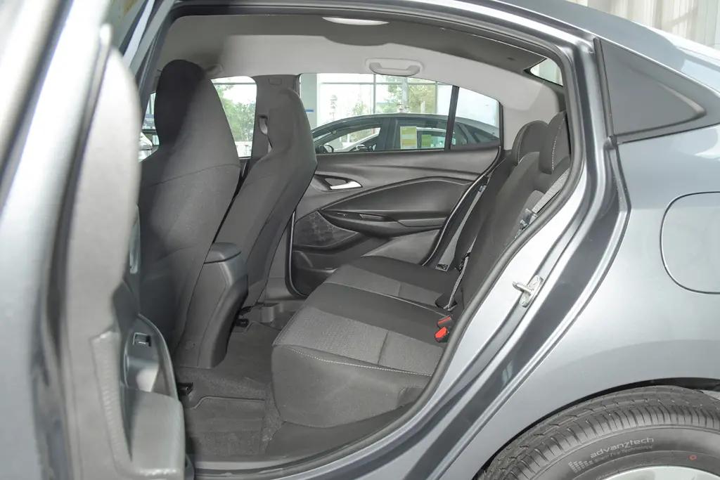 雪佛兰科沃兹测评2020款自动挡,雪佛兰科沃兹测评1.0