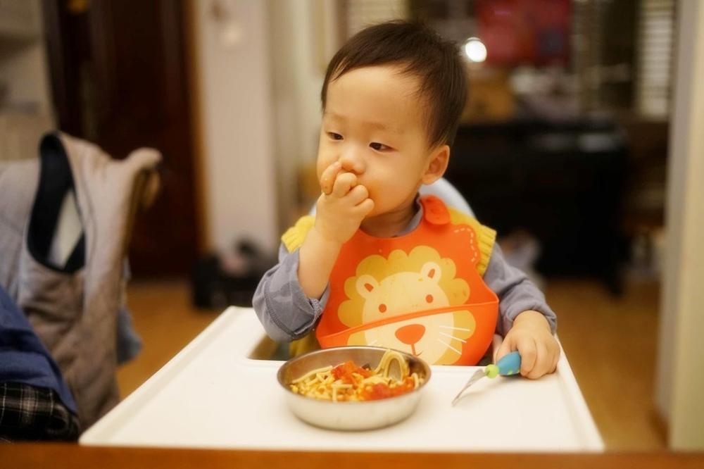 为什么不建议婴幼儿吃奶粉,宝宝喝3段奶粉还有必要换牌子吗