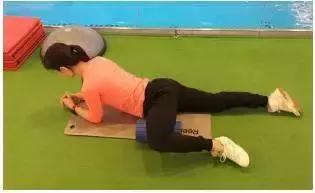 怎么样矫正x型腿图解,x型腿走哪种姿势可以调整