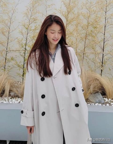 韩国风衣配什么衣服好看,韩系风衣如何穿搭好看