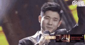 一开始我以为爱上了实力派，没想到他们还全是梗王