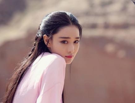 张馨予旧照八组,张馨予以往的照片