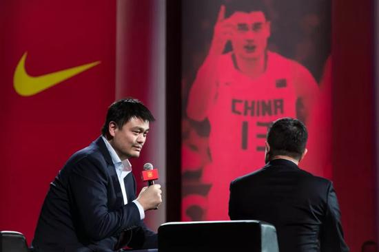 中国男篮出手即证明海报,出手即证明中国篮球全新战袍亮相