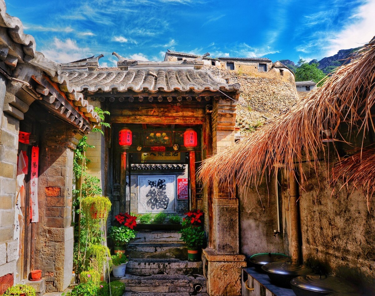 农村人房子大门对围墙大门好不好,农村大门矮于正房有什么忌讳