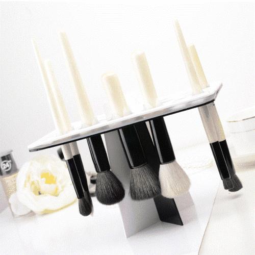 新手必看化妆刷的正确使用方法,新手化妆需要使用什么样的化妆刷