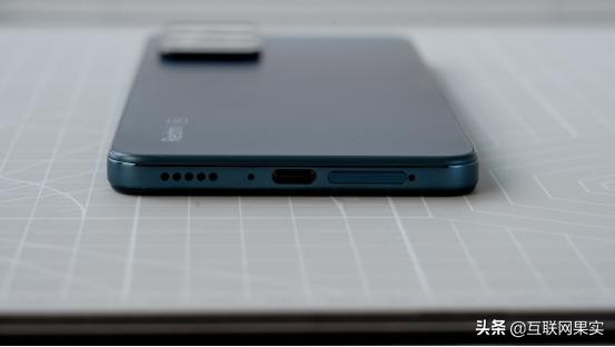 不建议买苹果手机的国产机,不考虑拍照性价比高的苹果手机