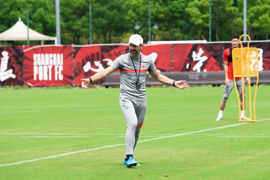 流年不利还是教练背锅海港连伤三大外援双线受挫一人恐难再回归