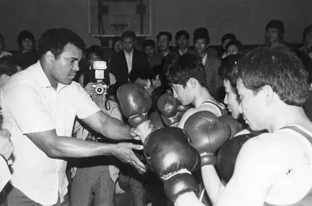 他是上海拳坛的祖师爷，这是“右拳王”许连生的故事