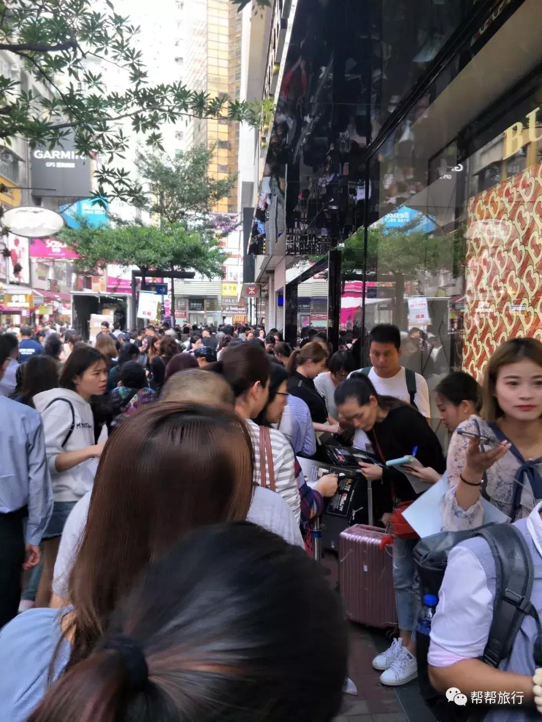 双11商战升级,这是和某宝抢客的节奏?香港也在开启买买买的节日