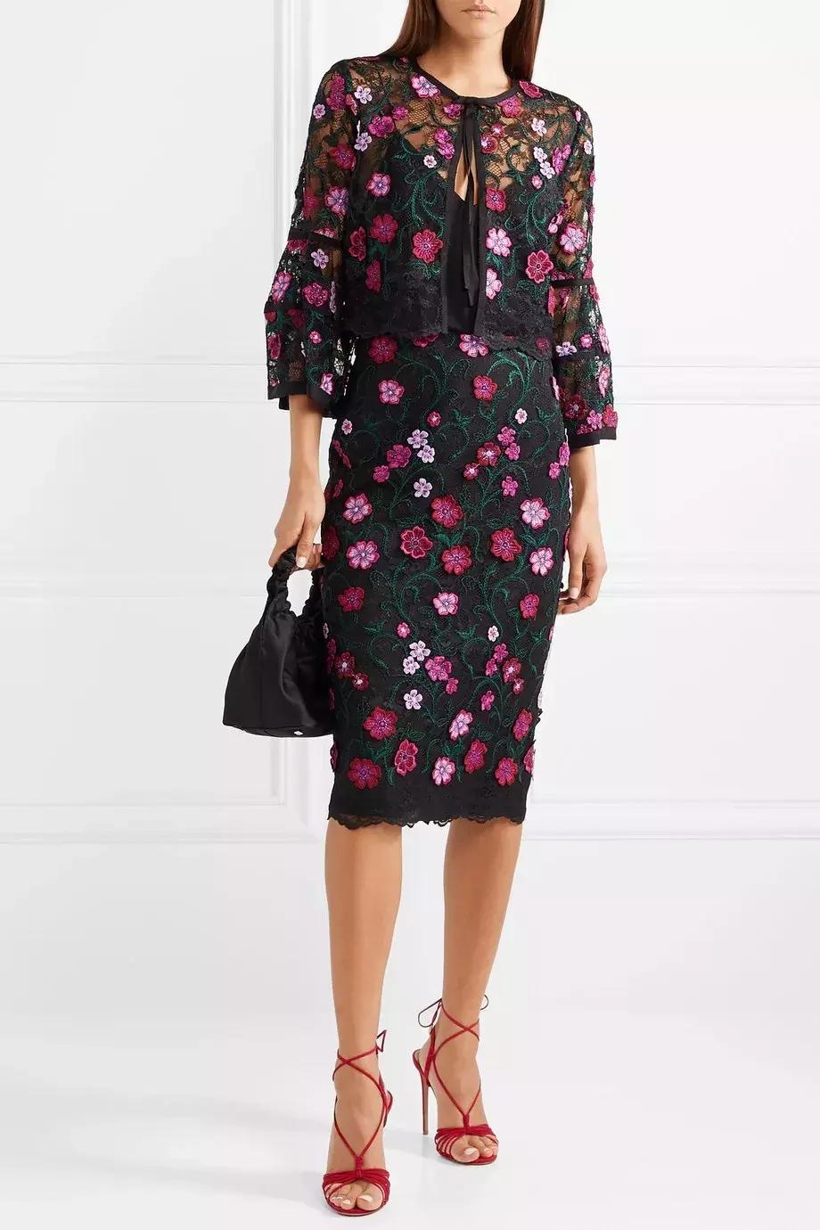 裙摆大衣怎么穿好看,大衣里面的裙子怎么穿