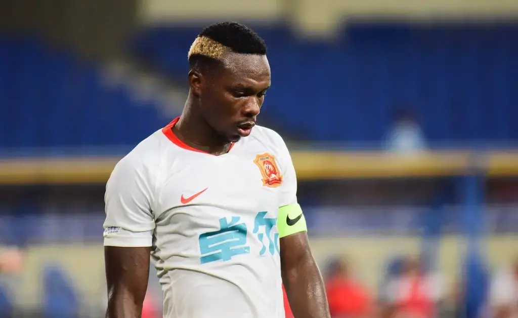 蒿俊闵三点传球,蒿俊闵揍武磊