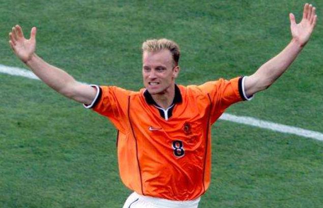 身穿橙色球衣的足球大师们！从克鲁伊夫到斯内德，绽放的郁金香