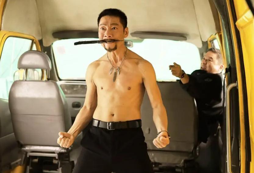 《肥龙过江》线上首映，甄子丹变身200斤大胖子，武打仍毫无压力