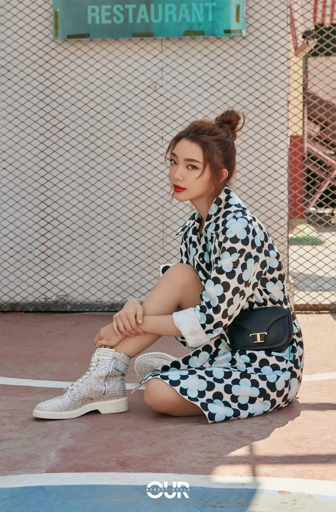 moncler羽绒服国外代言明星,moncler一件羽绒服可以穿几年