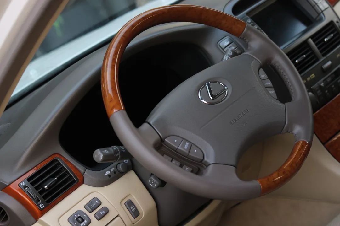 怪兽修车：翻新一辆2005年凌志LS430，当年百万经典车，满血复活