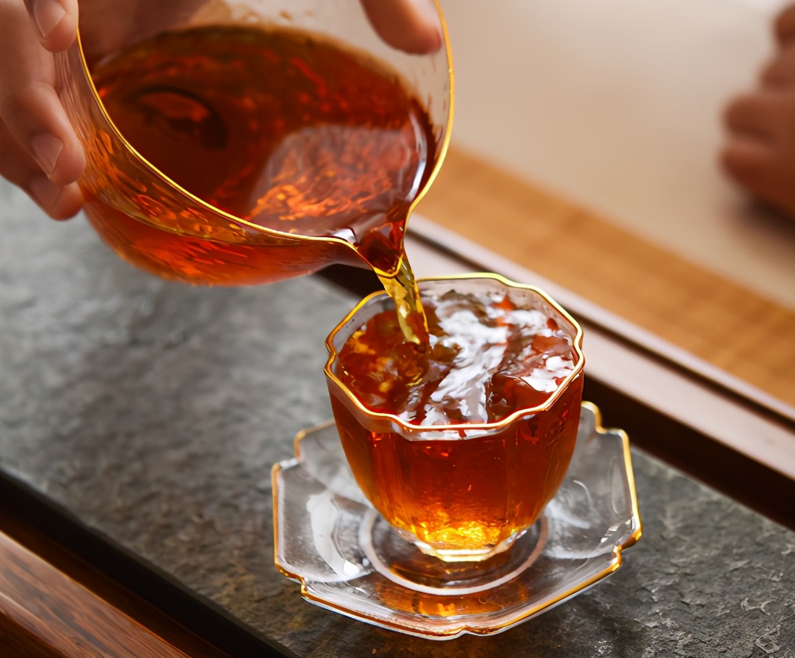 秋季天气干燥应喝什么茶,秋季干燥喝什么茶对身体好