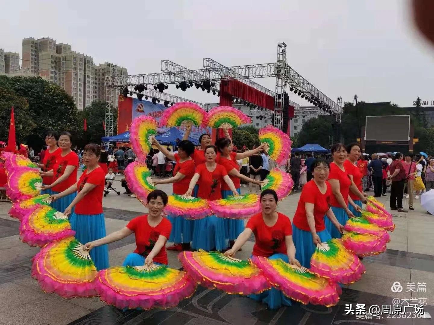 跟着*党**走，与“美”同行----记健身运动达人曹乃侠