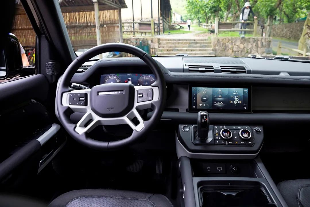 最新路虎卫士越野车,路虎卫士固特异at胎